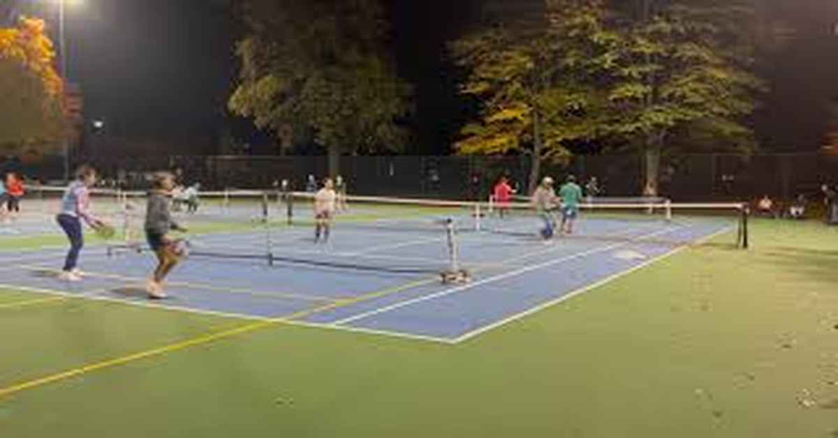 Arlington Recreation Center Pickleball Court