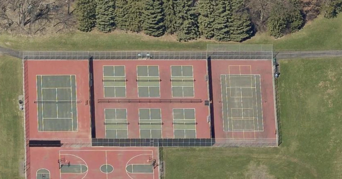 Bobby Theisen Park Courts