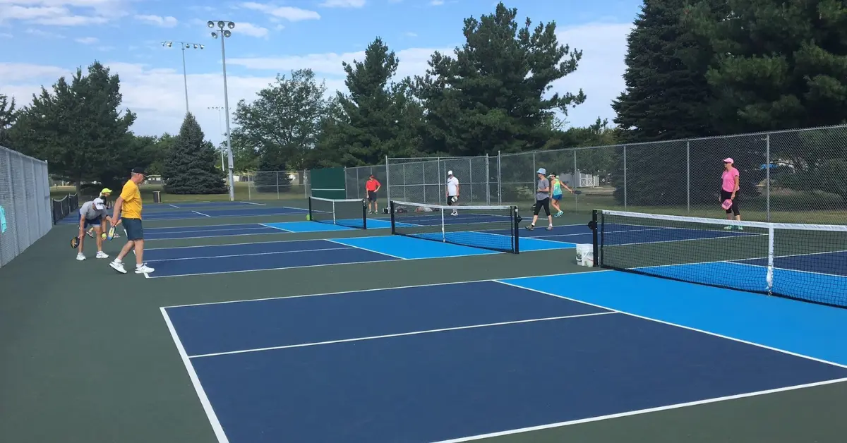 Cottonwood Heights Recreation Center courts