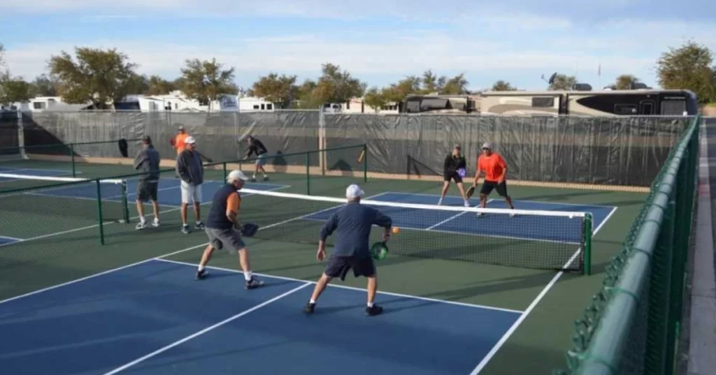 Del Pueblo RV Park and Tennis Resort